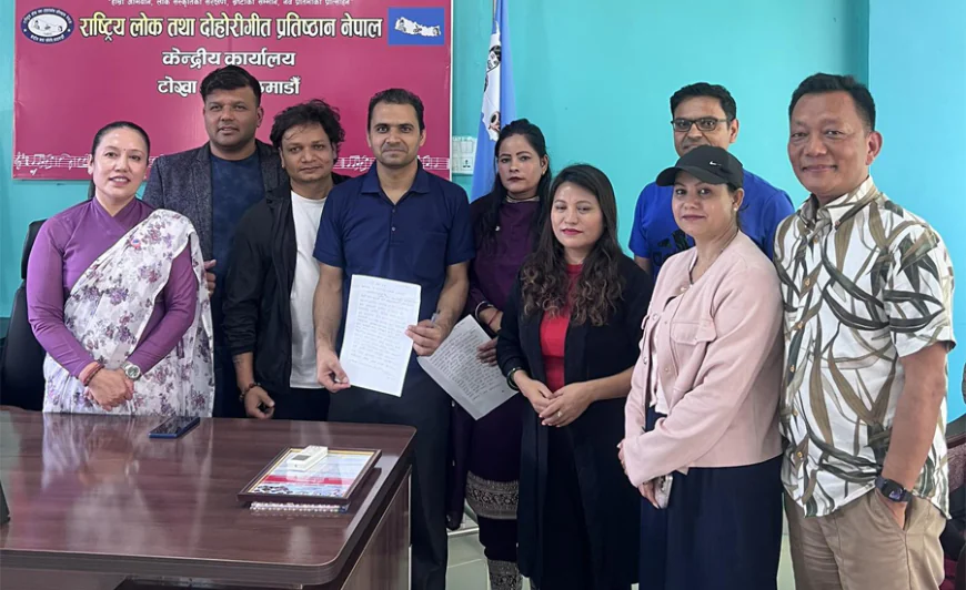 लोकदोहोरी क्षेत्रमा बढ्दो अश्लीलताप्रति प्रतिष्ठानको चिन्ता, सरकारसँग कारबाहीको माग
